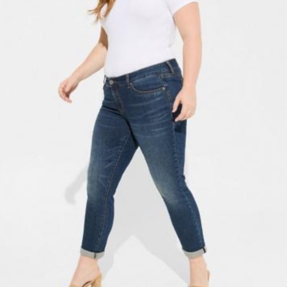 Torrid size 24 white cropped jeans - Picture 2 of 5